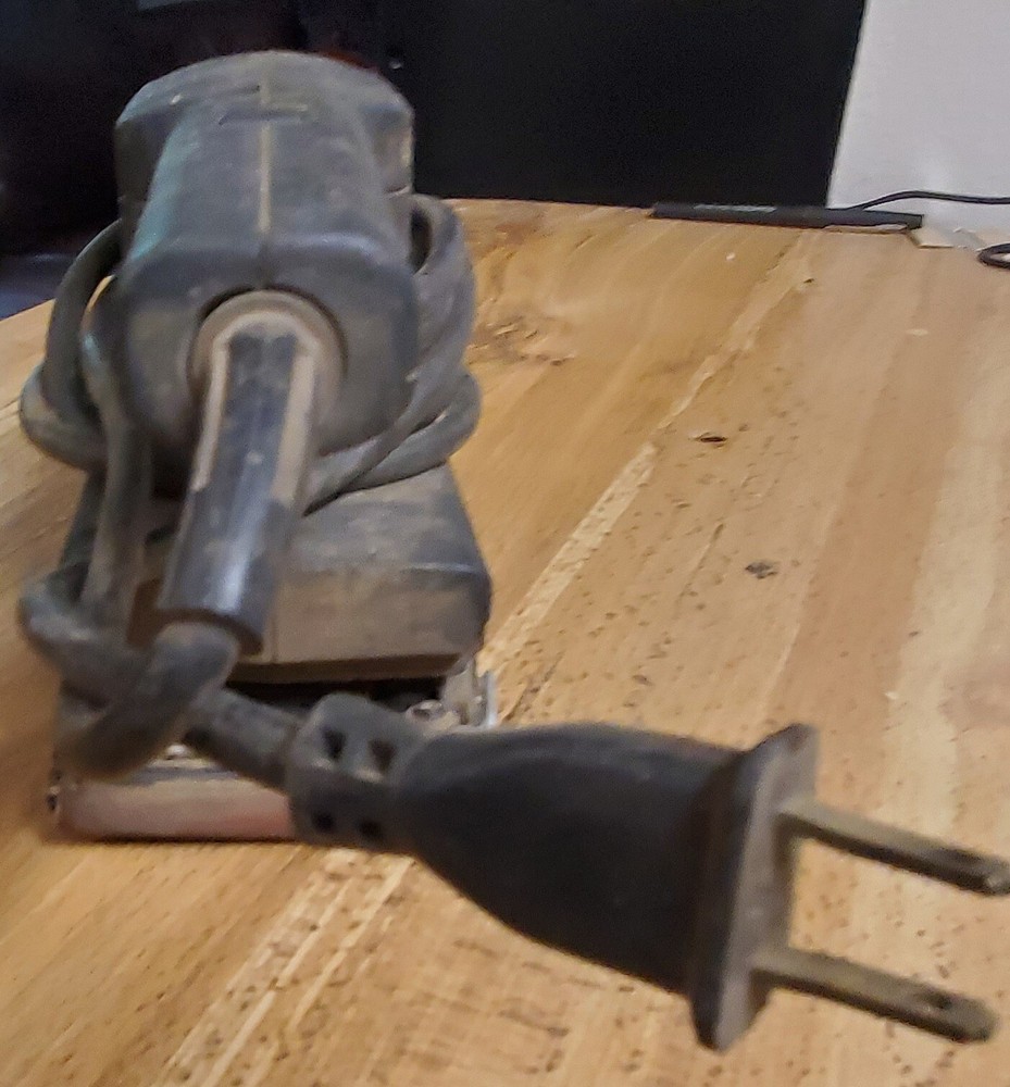 BLACK & DECKER 7448 FINISHING SANDER