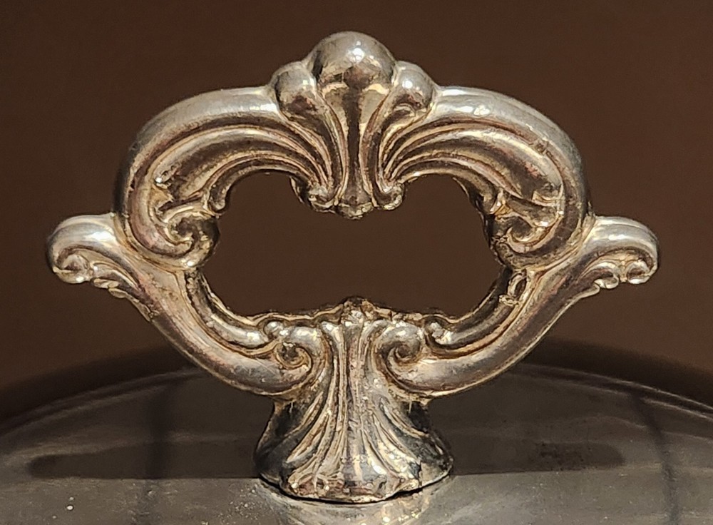 PRE-owned unmarked and unknown brand, magnetic Chafer Silverplate Lid 10.5"