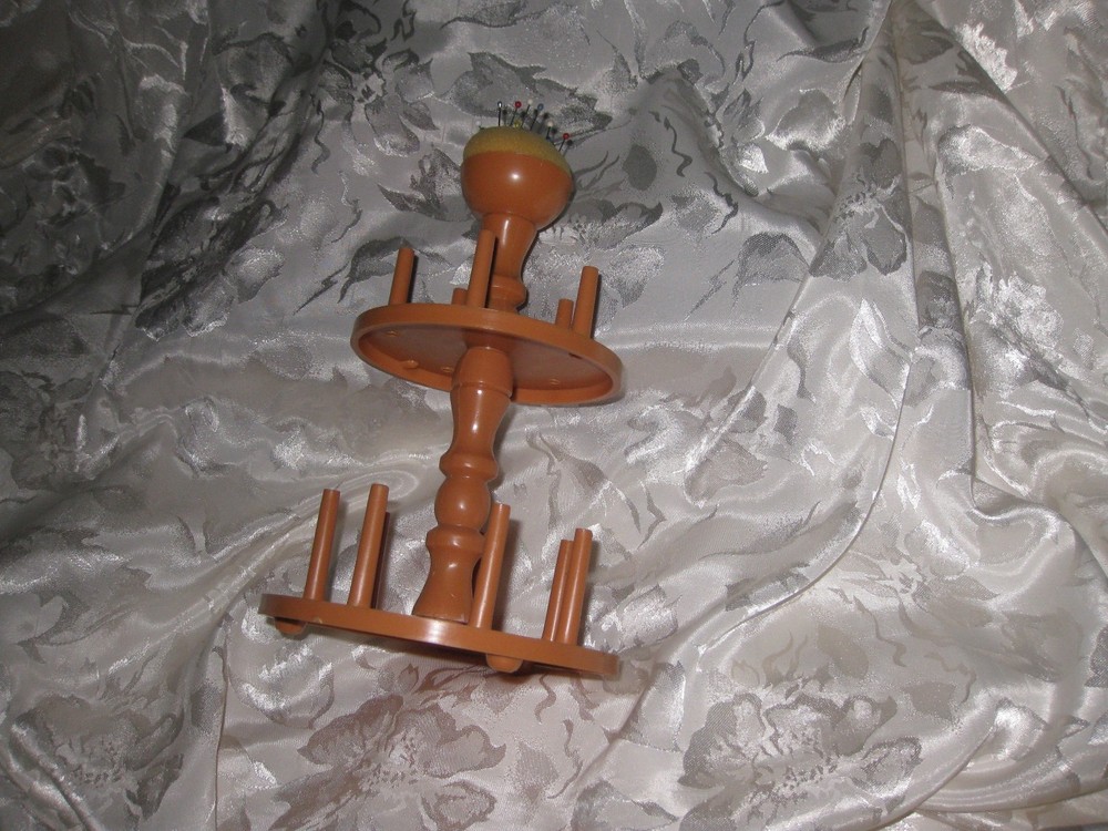 Unique! ~ THREAD CADDY/CAROUSEL & 12 SMALL SPOOLS OF THREADS