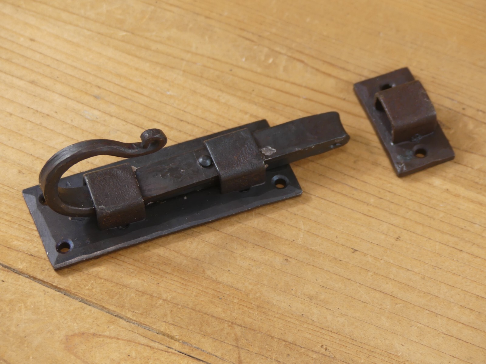 IRON FLAT SLIDING LOCK CABINET DOOR CUPBOARD DEAD BOLT SLIDE LATCH BARN BARREL