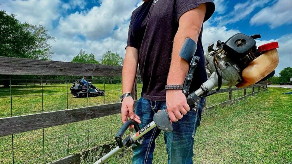 The Midigator Ergonomic Trimmer Arm Support
