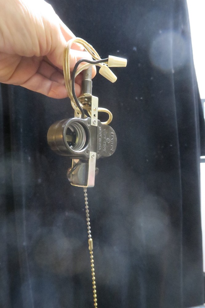 Double socket bakelite pull down switch Part Vintage Chandelier cluster LEVITON
