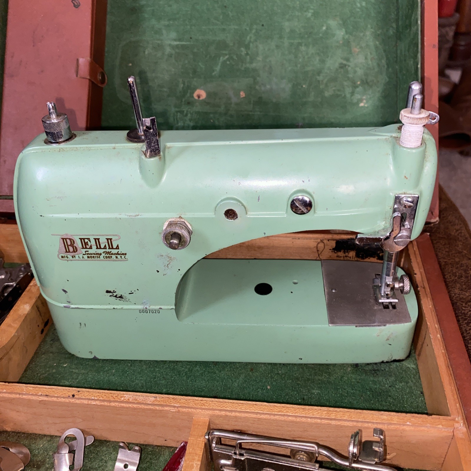 Rare 1950's Micro Bell Portable Sewing machine Case No Cord Green Model MB