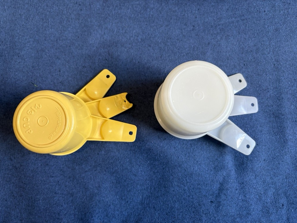 Vintage White And Yellow Tupperware Nesting Measuring Cup Set