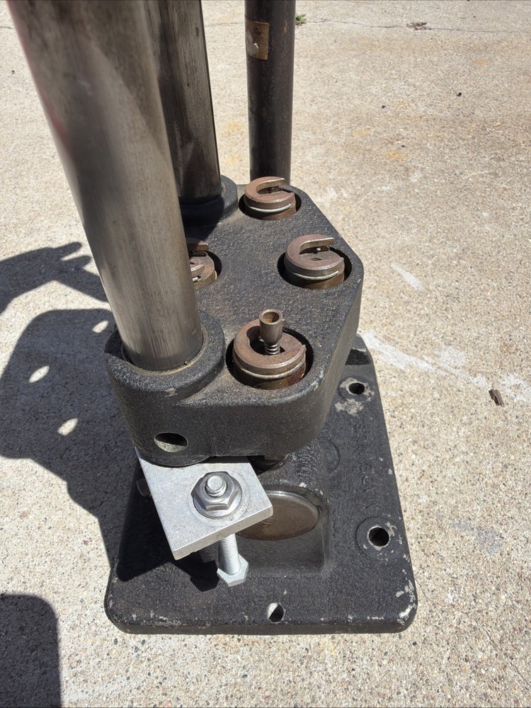 CH RELOADING PRESS - MODEL NO 444 C&H