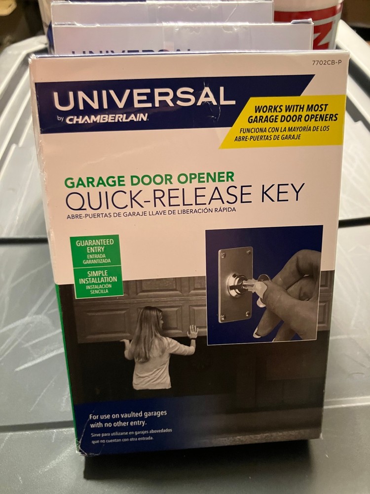 CHAMBERLAIN Keyed Quick Release Disconn​ect Lock for Garage Door Openers
