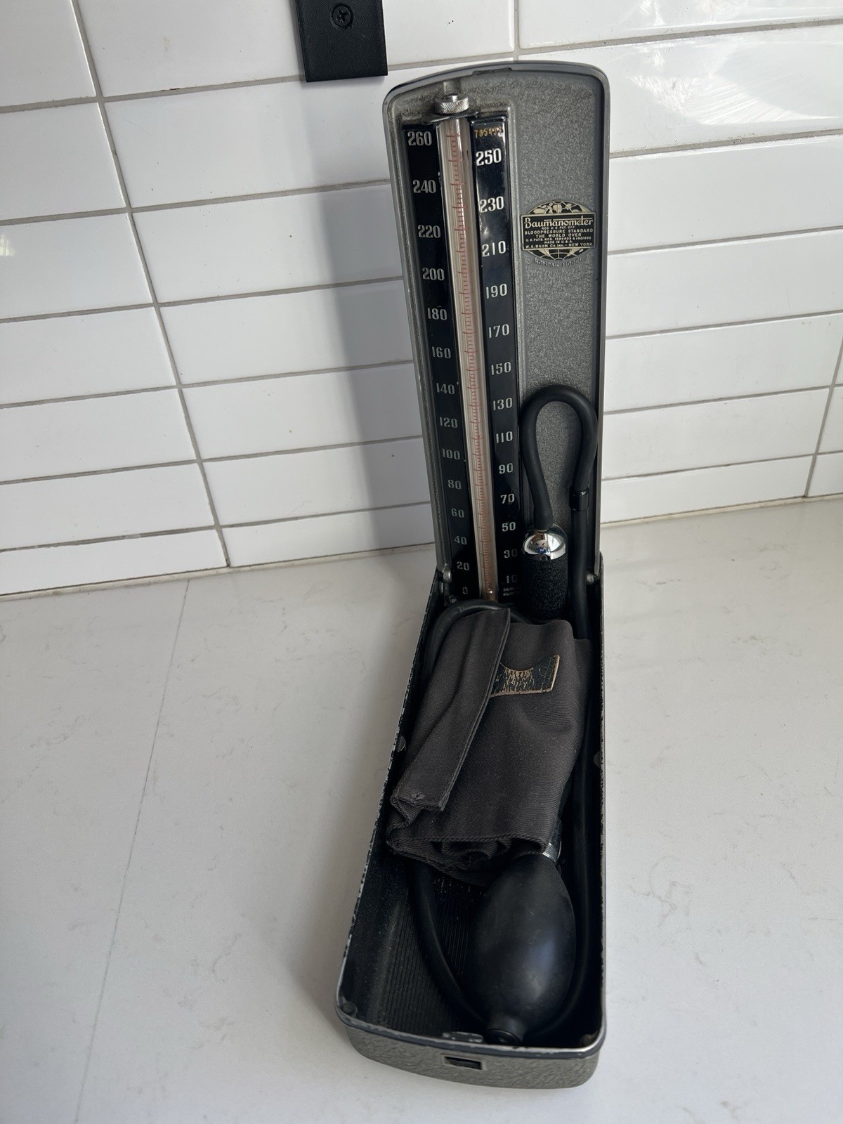 VTG Baumanometer Kompak Model 1935-1960 Blood Pressure Machine & Box