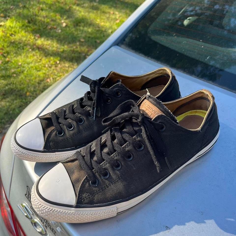 Black Converse cons with lunarlon insoles