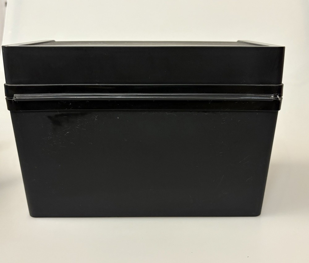 BLACK PLAYING CARD STORAGE CASE HARD SHELL • EXCELLENT CONDITION