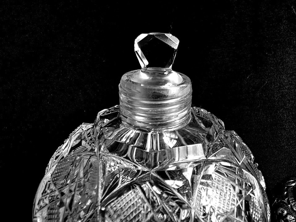 Fine Large Sterling Silver Topped Perfume Bottle Eyewinker Chester England 1899