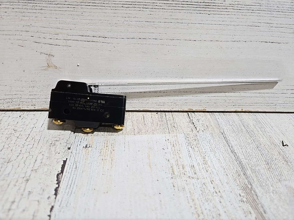 Honeywell Microswitch BZ-2RW863-A2 15A SPDT 6" Long Lever Basic Microswitch
