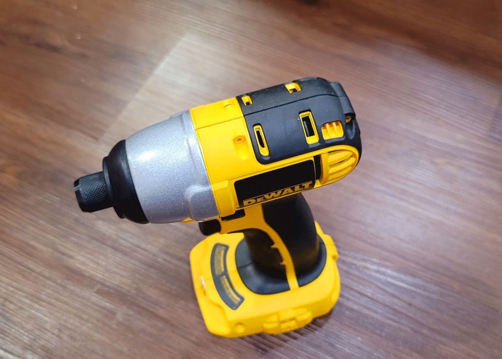 DeWalt Model DC825 18V Impact Driver 1/4”  (Tool Only)