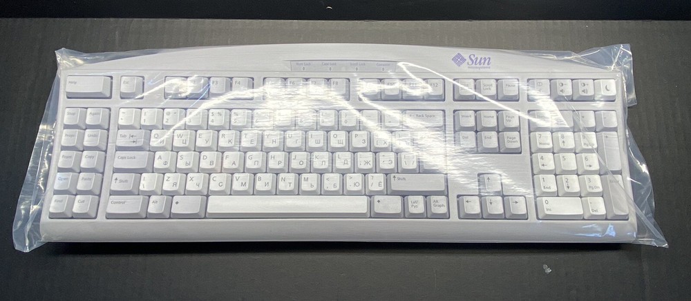 Sun 320-1313 Keyboard, Type 6 USB, 2M Attached Cable, Russian Key Layout