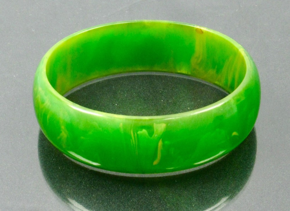 Vintage BAKELITE Translucent Marbled Butterscotch GREEN Bangle Bracelet
