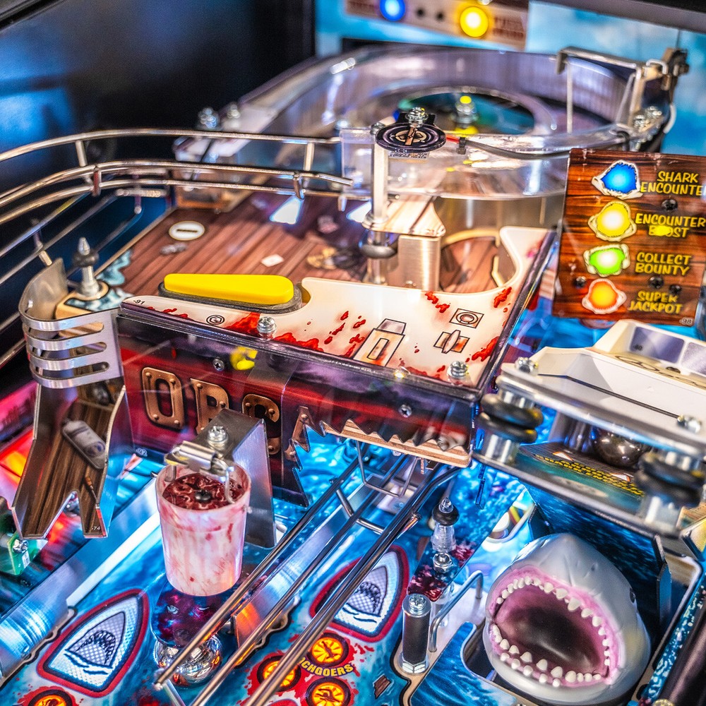 Stern Jaws Premium Pinball Machine