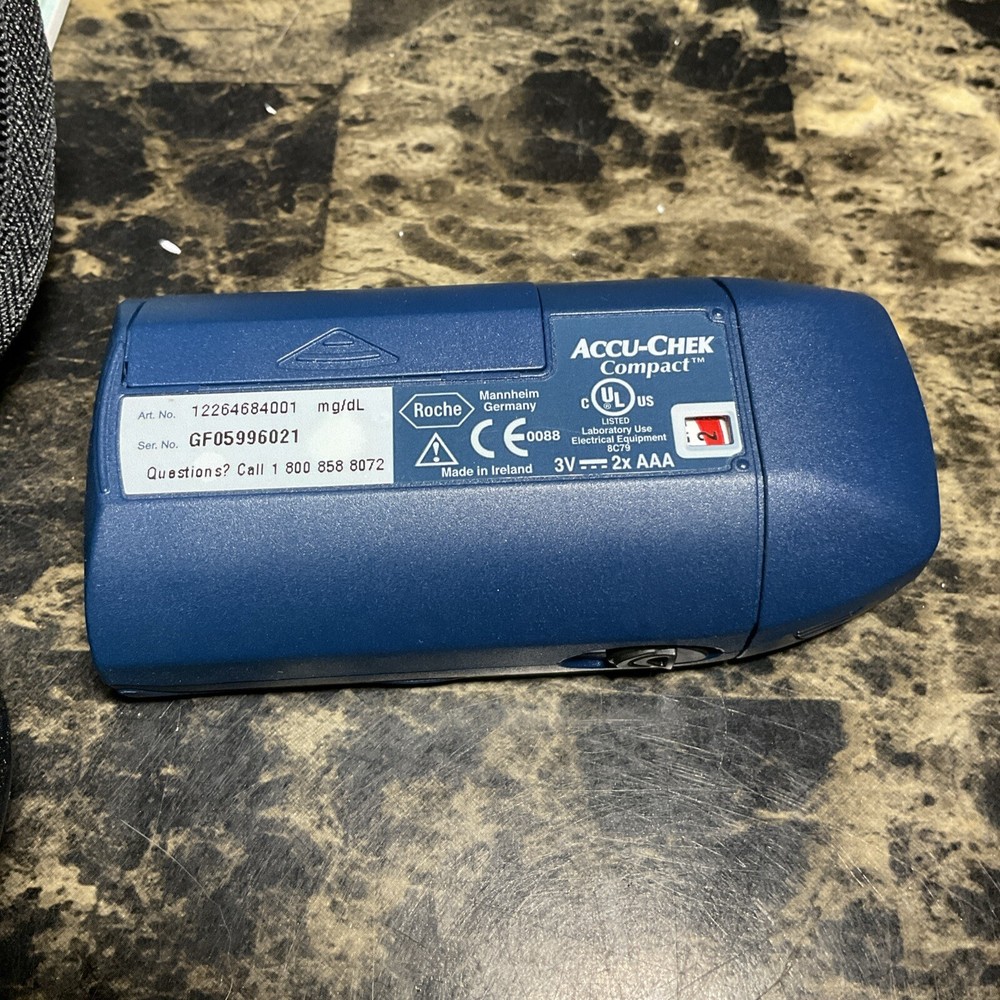 ACCU CHECK COMPACT with case + plus extras Meter Tested Working