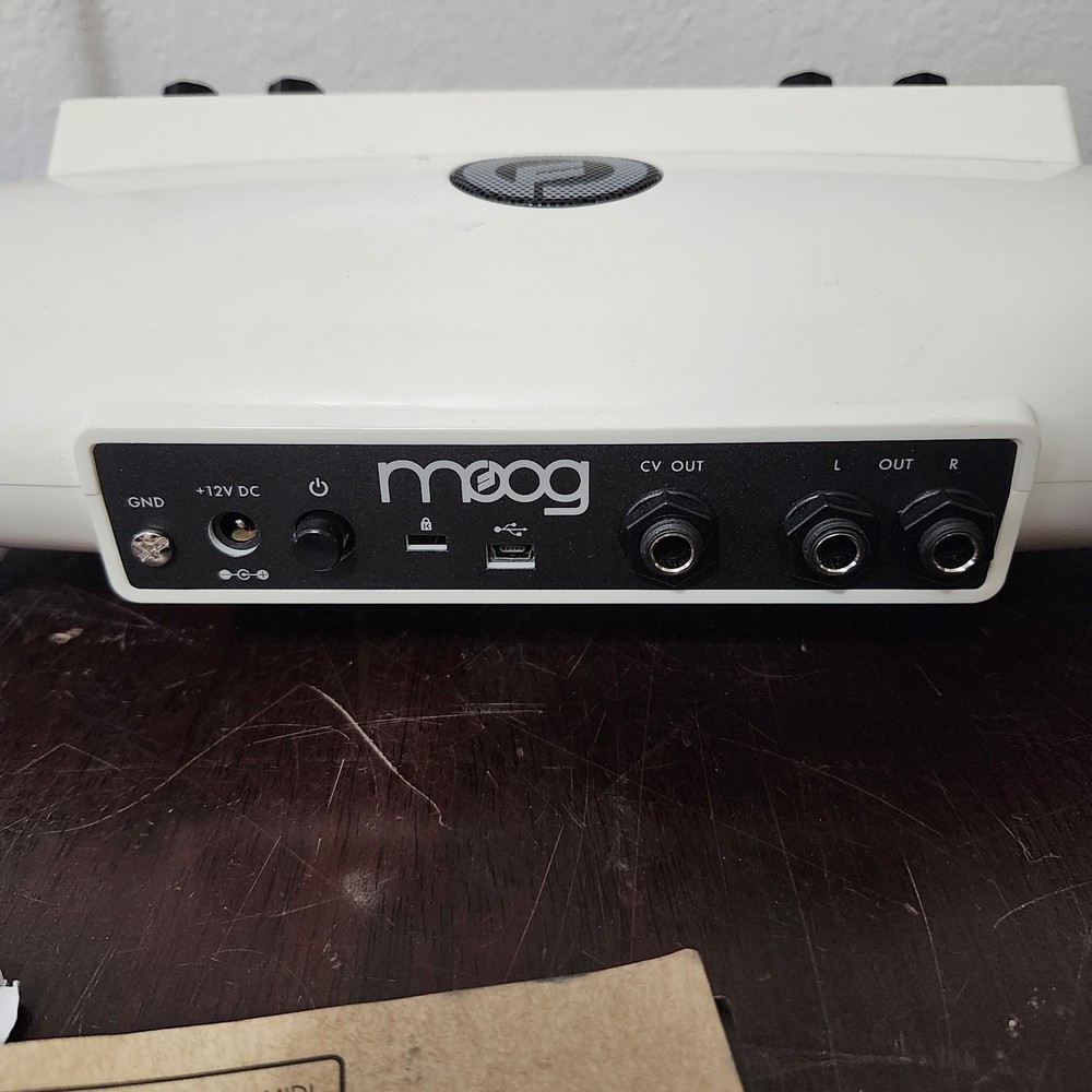 Moog Theremini White Synthesizer Module - EW-THEREMINI-01