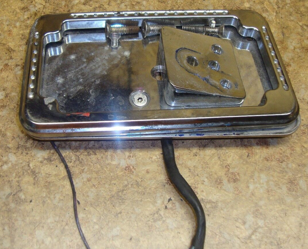 2001 Harley Davidson HD FXDL Dyna Glide Rear Back License Plate Light Tail Frame