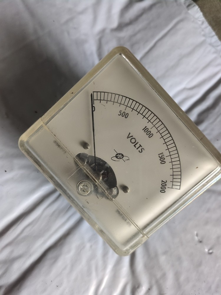 VINTAGE STEAMPUNK Square PANEL METER 0-2000 Volts Model 606771