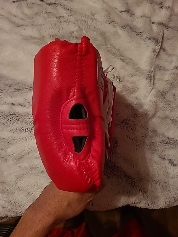 Title Boxing Classic Leather Headgear Size Medium Red