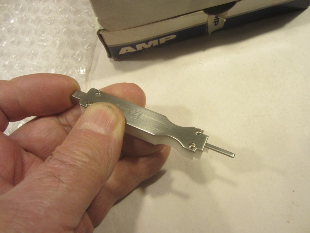 AMP 723735 Pin Extractor Tool
