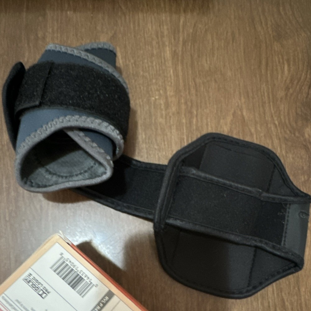 EA Sports Active Personal Trainer Bundle cib Wii Leg Strap and Controller