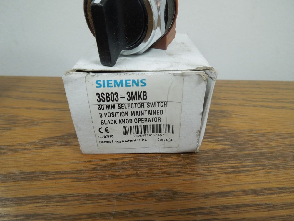 Siemens 3SB03-3MKB 30mm 3 Position Maintained Selector Switch Surplus