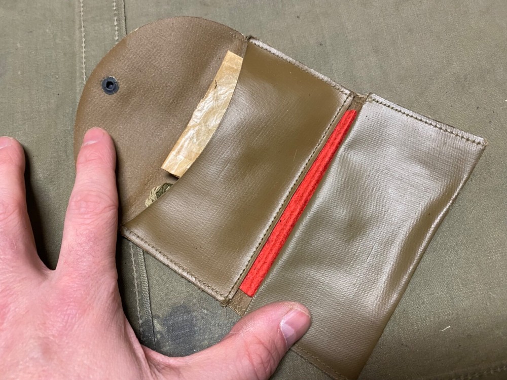 ORIGINAL WWII US ARMY INFANTRY RED CROSS SEWING KIIT W/ CONTENTS