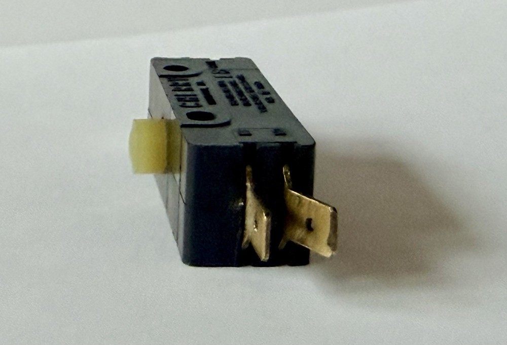 CHERRY E13 15A NORMALLY OPEN/CLOSED SNAP ACTION MICRO SWITCH 125/250 VAC