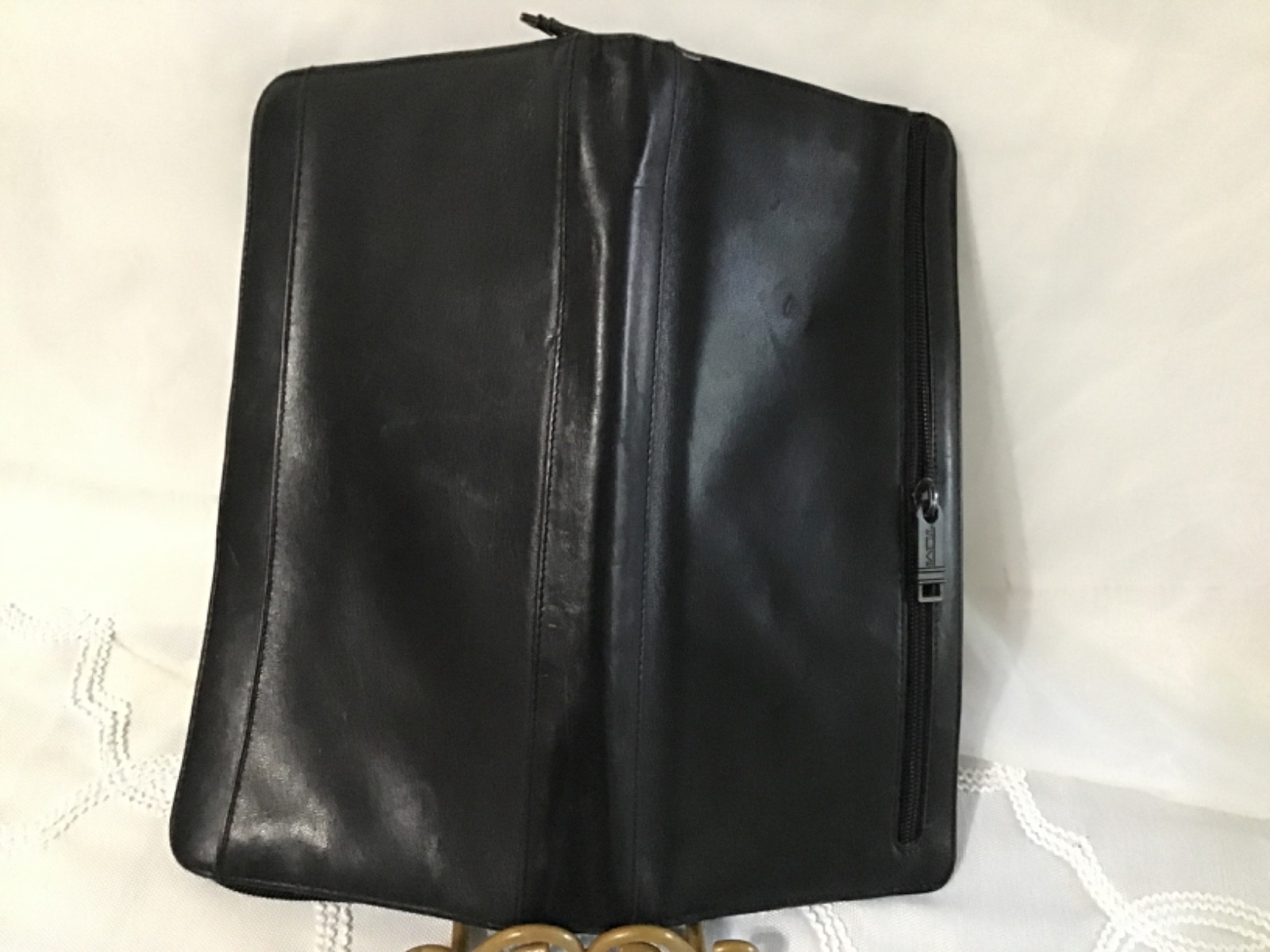 Tumi black leather zip around passport ID organizer travel wallet, 10" x 5" x 1"