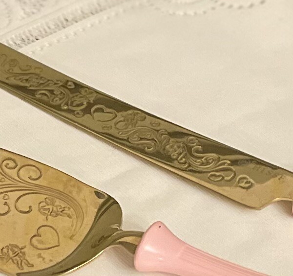 hissf cake pie pastry servers