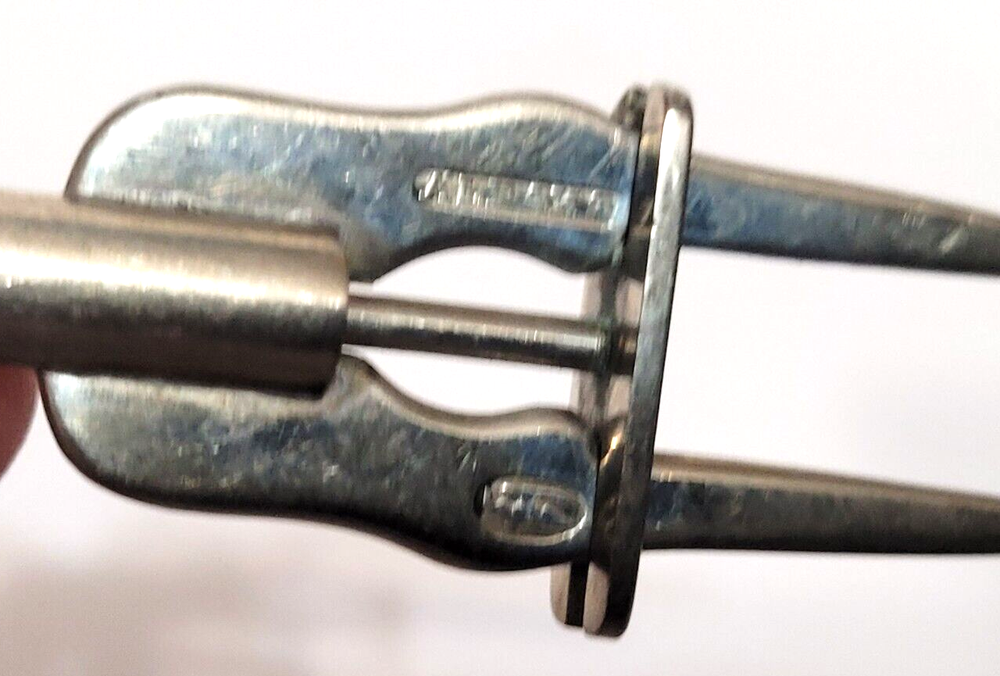 ALPAKA Mechanical Spring loaded Olive / Cherry Fork - Bar Tool