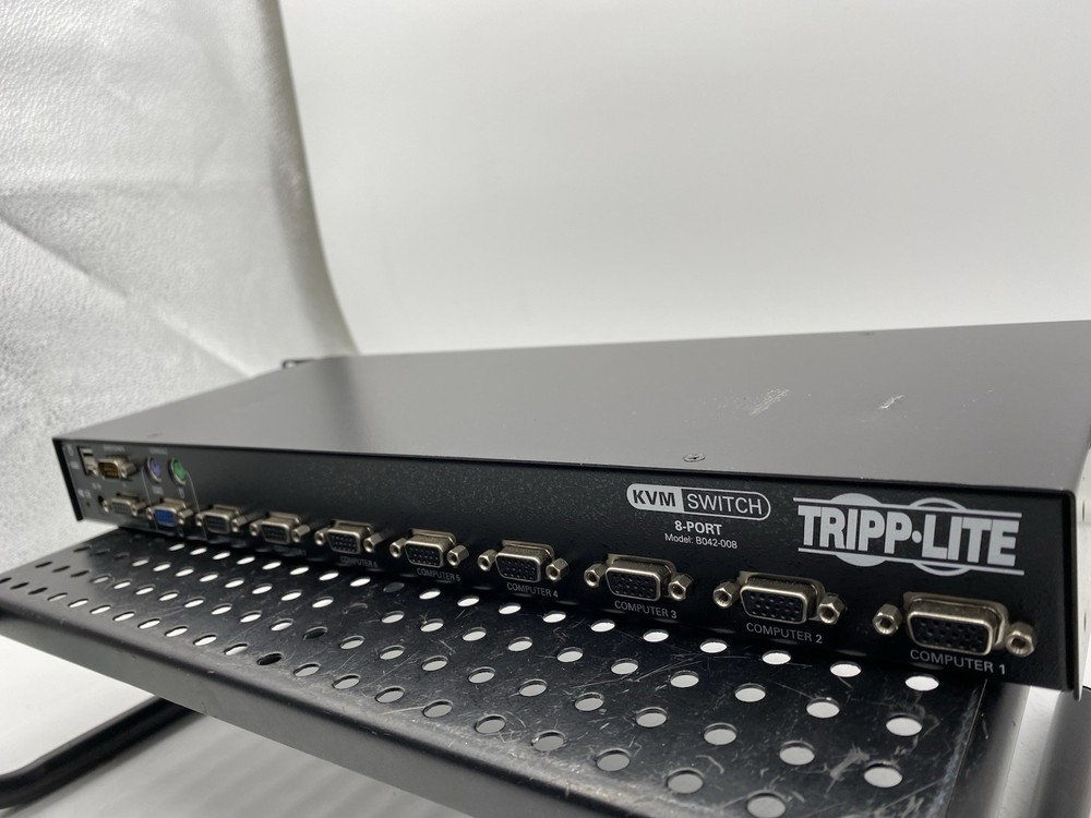TRIPP-LITE B042-008 8-PORT USB=PS/2 KVM SWITCH