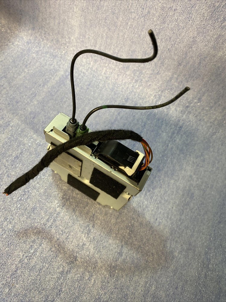 2011-2016 VW TOUAREG - REAR VIEW / Reverse Camera Control Module 7P6907441A