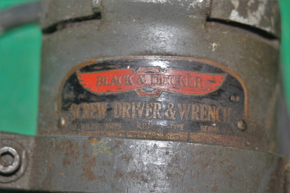 Vintage Black & Decker sheet metal shear cutter