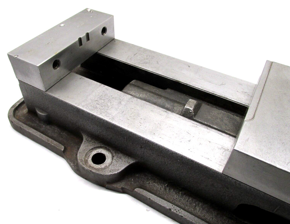 KURT ANGLOCK 6" MILLING MACHINE VISE - #D675