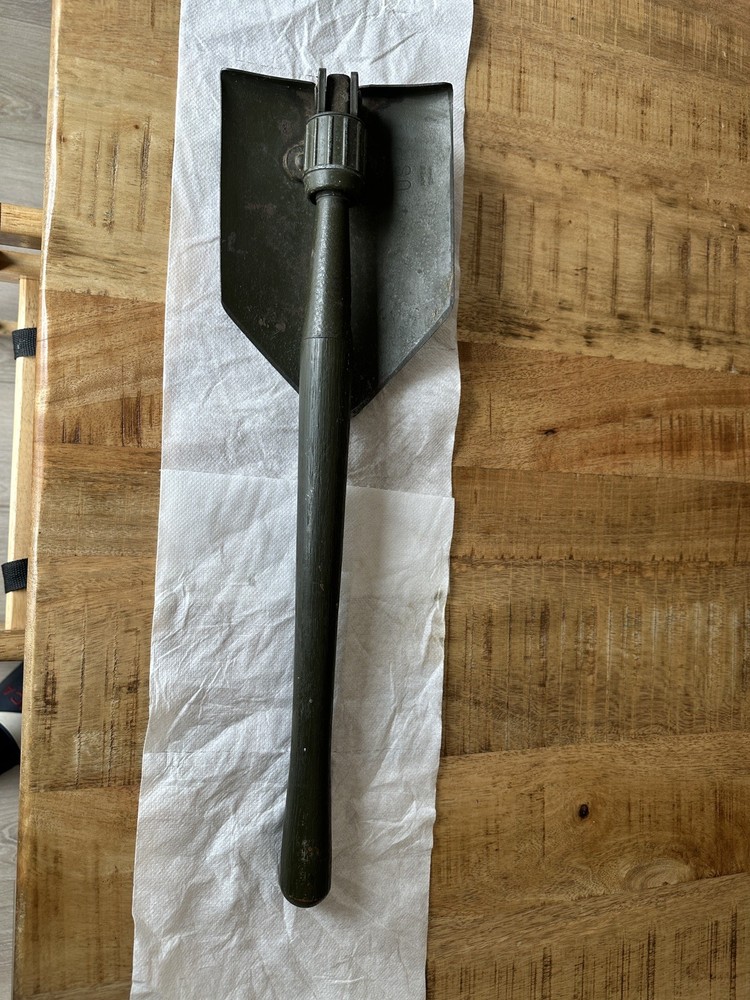 ORIGINAL WWII US ARMY M1943 COMBAT FIELD FOLDING SHOVEL-DATED 1944, AMES