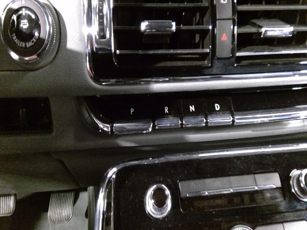 NAVIGATOR 2019 Transmission Shift 934416