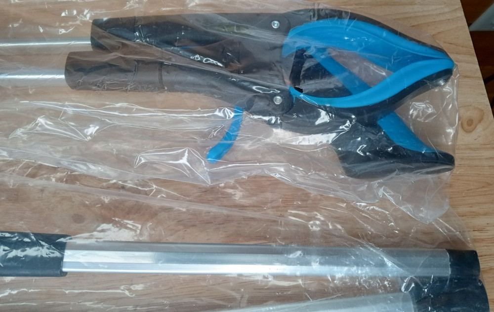 Folding Grabber Tool 2 Pack Magnetic Tip 360 Swivel Open Box Tested