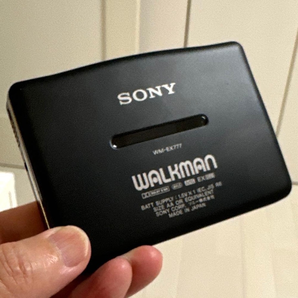 Sony WM-EX777 Cassette Walkman LCD Remote Earphones AA Serviced FullyFunction