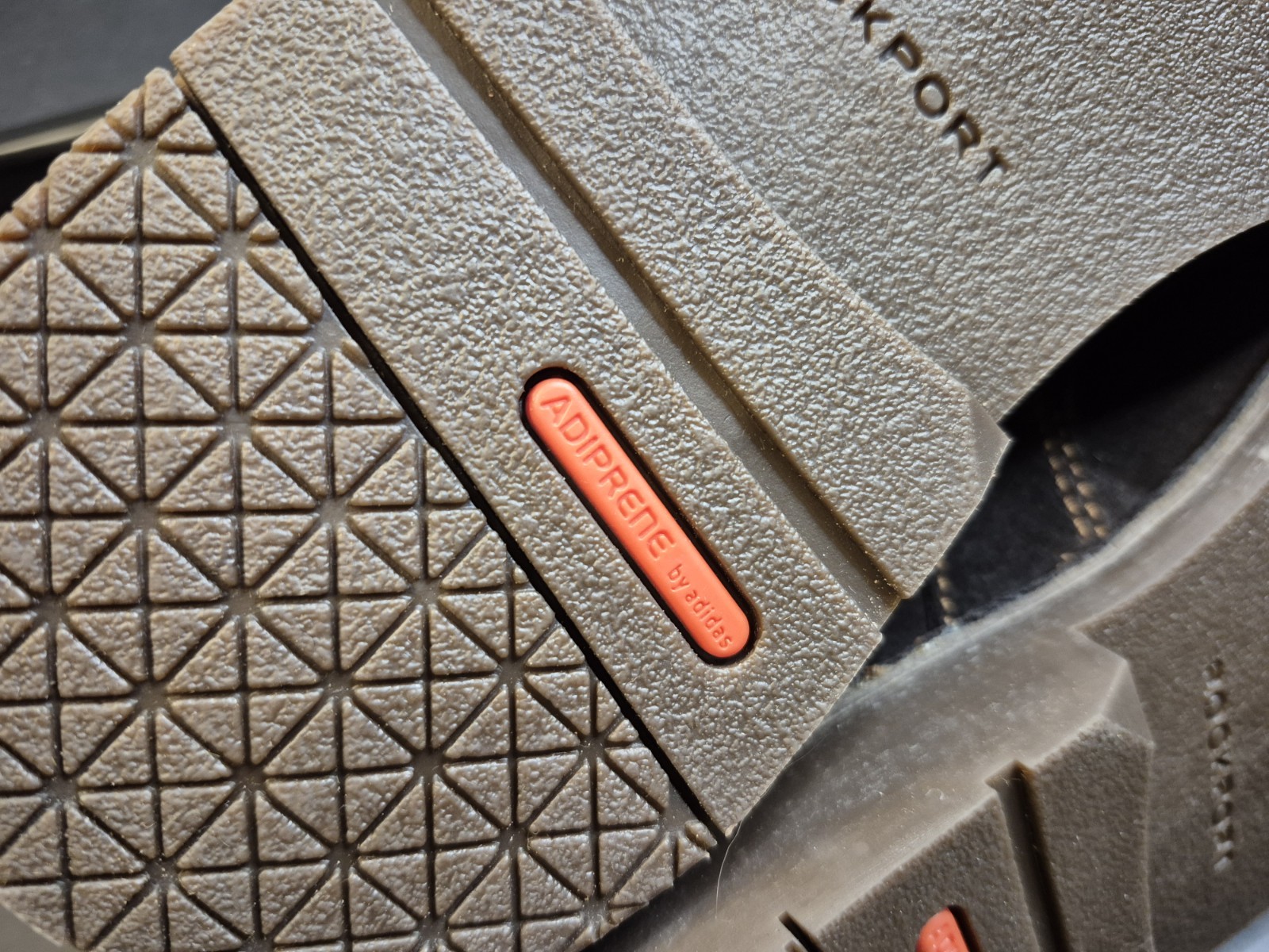 ROCKPORT ADIPRENE BY ADIDAS URBANEDGE CAP TOE BROWN SUEDE 10M V78320 NIB!