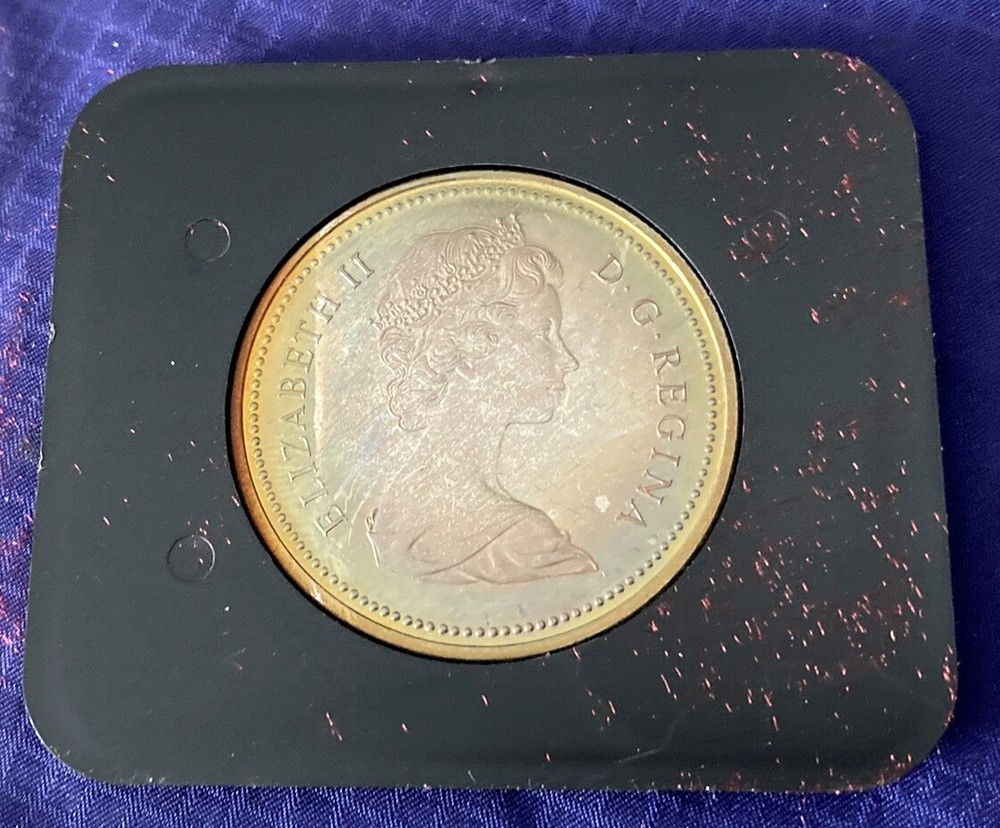 CD132 Canada 1972 Mint Coin Set Silver Dollar UNC