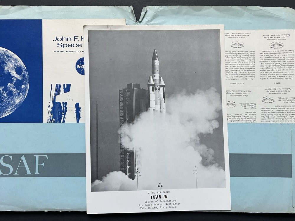 1966-1967 U.S. Air Force Systems Command Press Information Kit Folder Lot