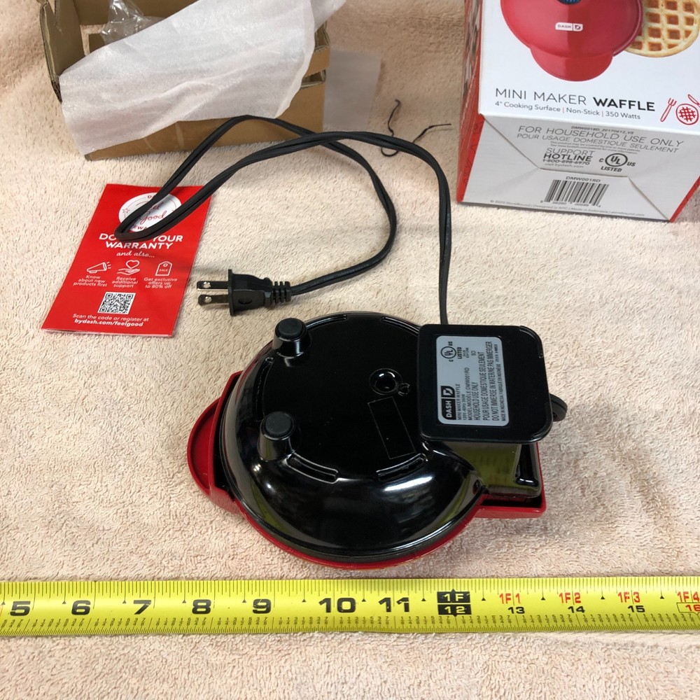 DASH BRAND MINI 4" WAFFLE MAKER