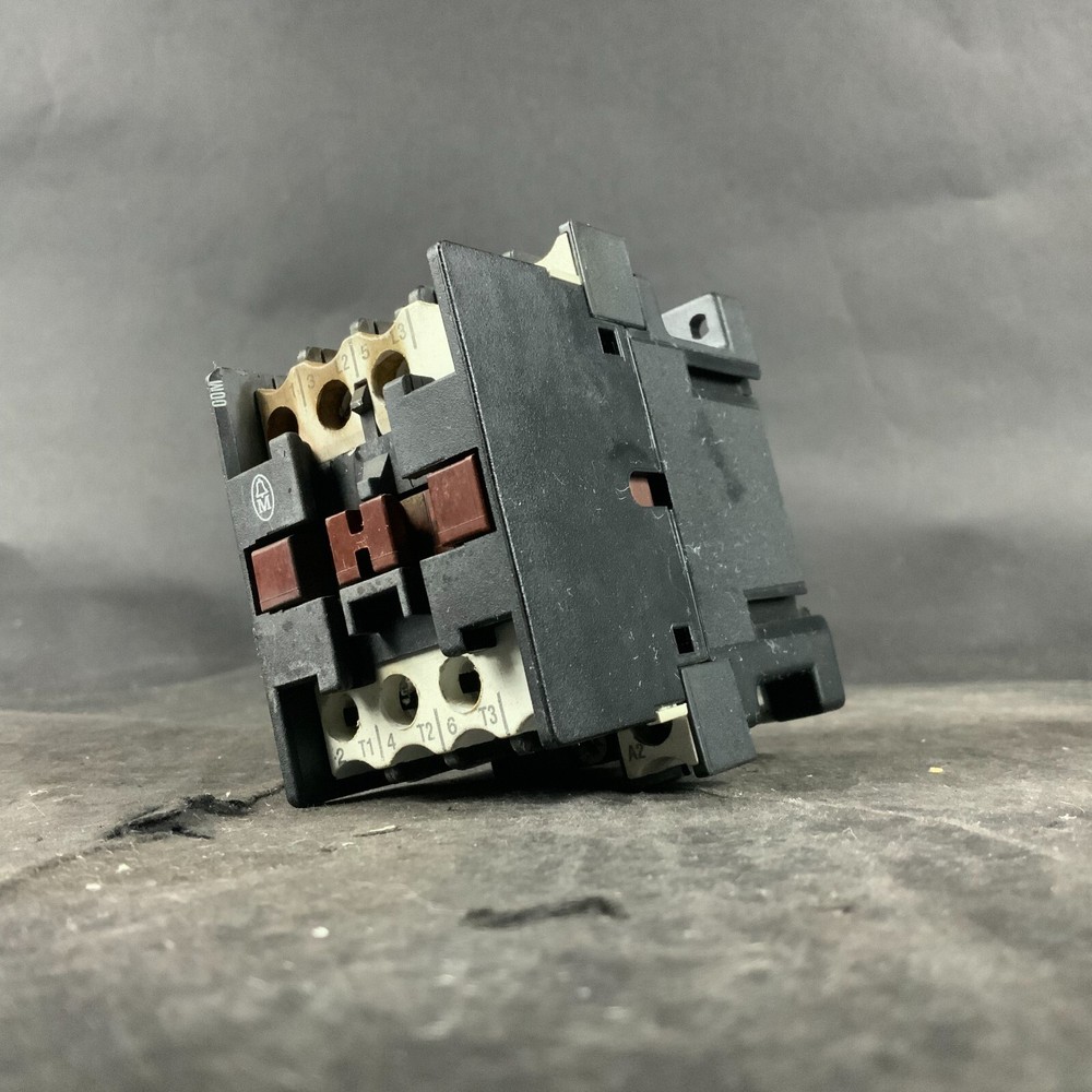 KLOCKNER MOELLER DIL00M CONTACTOR ($35 OBO)