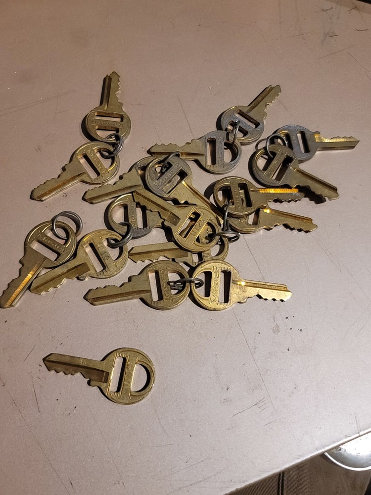 Master Lock Padlock Replacement Key Code 3210 Old Stock Ready To Ship