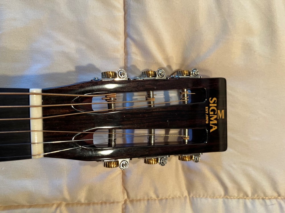 Sigma SDJM-18 (2021) – Slope Shoulder Dreadnought – Solid Adirondack & Mahogany