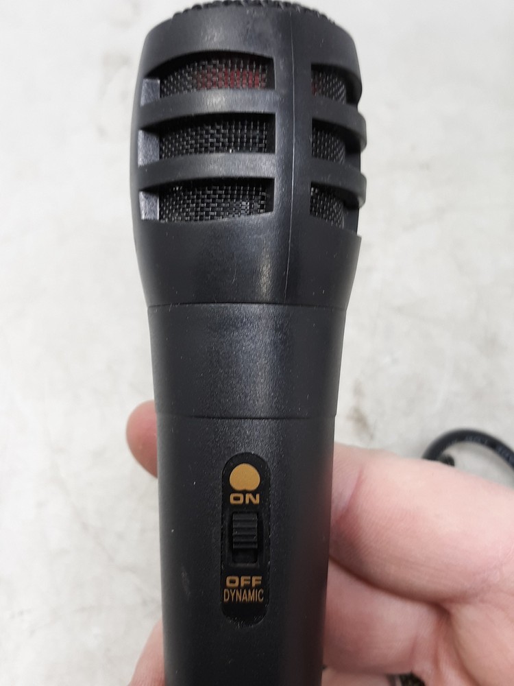 Dynamic Microphone w/ XLR Cable On/Off Switch Low Noise