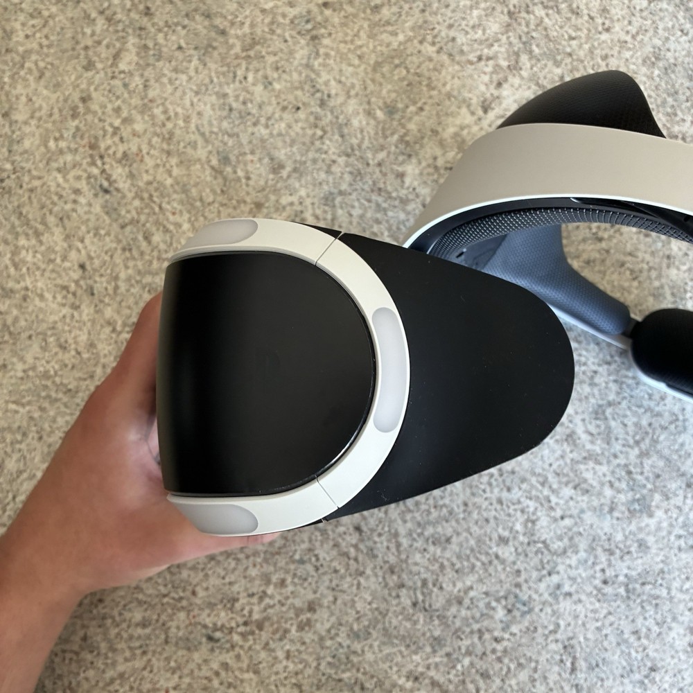 Sony PlayStation VR PSVR (PS4) CUH-ZVR2 Headset/Controllers/Camera Bundle