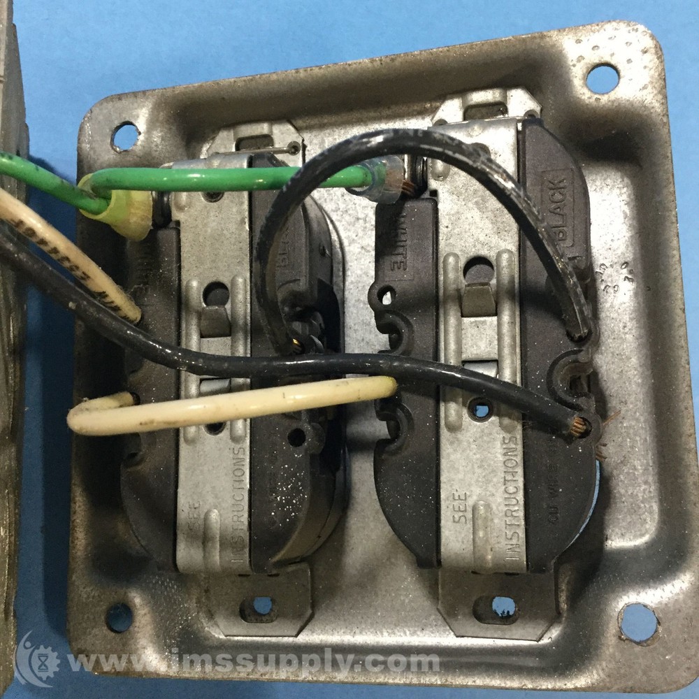 Hubbell CS836B 4-Socket Outlet USIP